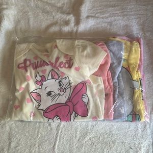 Disney Baby onesies. 5-pk NIP size 12 months